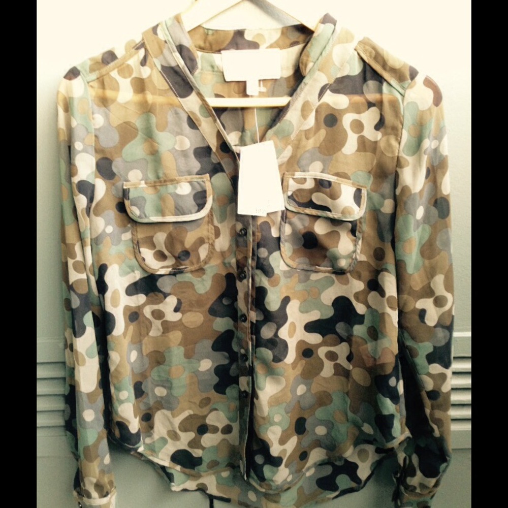 HOT! Philosophy Sheer Camo LS Button Up Blouse